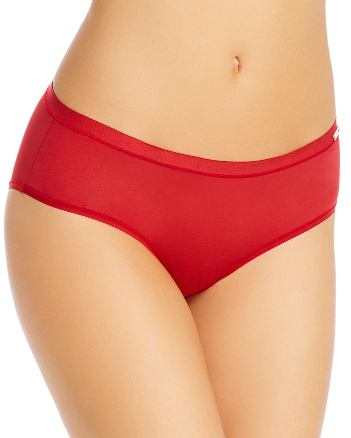 Le Mystere Infinite Comfort Hipster In Ruby