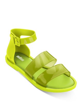 model sandal jelly