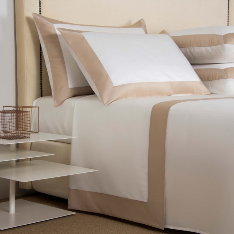 Frette Bold Sheet Set, King in Milk/Savage Beige