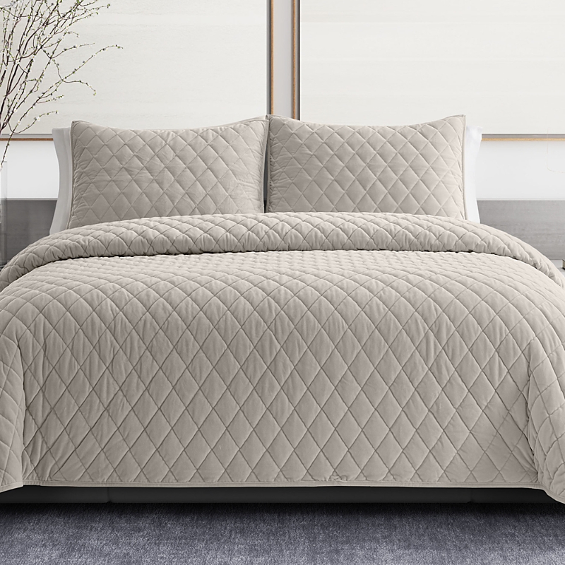 Vera Wang Diamond Velvet Quilt Set, King In Putty