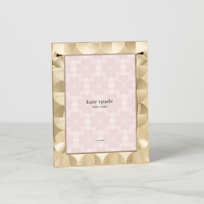 South Street Gold Scallop Frame, 8" x 10"