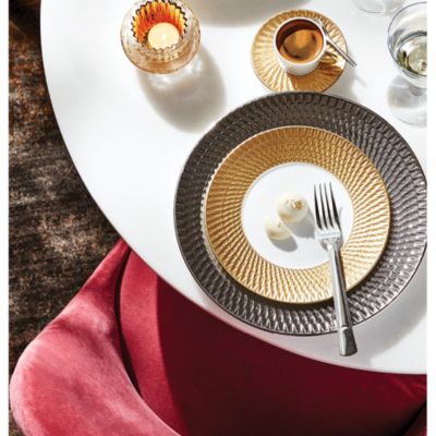 Twist Dinnerware Collection