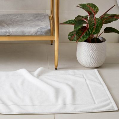 Simple Border Bath Mat