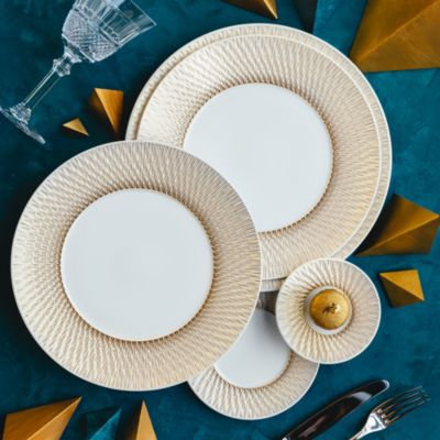 Twist Again Dinnerware Collection