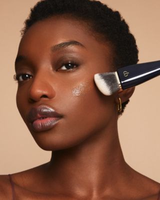 Radiant Fluid Foundation Natural Broad Spectrum SPF 25