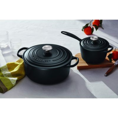 5.5-Quart Signature Round Dutch Oven