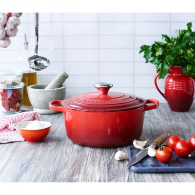 5.5-Quart Signature Round Dutch Oven