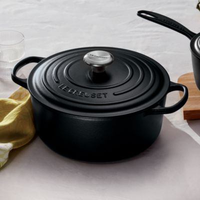 5.5-Quart Signature Round Dutch Oven