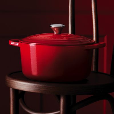 5.5-Quart Signature Round Dutch Oven