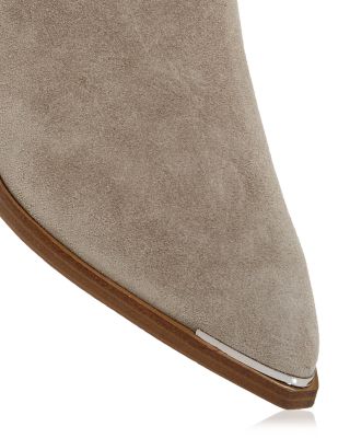 Women's Yale Pointed Toe Chelsea Boots