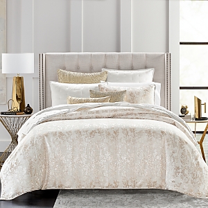 Decorator bedding for the stylish custom bedroom of your dreams.