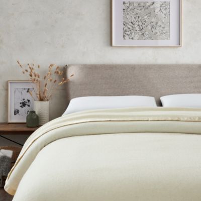 Merino Wool Blanket with Satin Edge, Queen