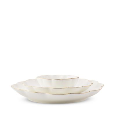 Scalloped Nesting Serving Dishes, Set of 3