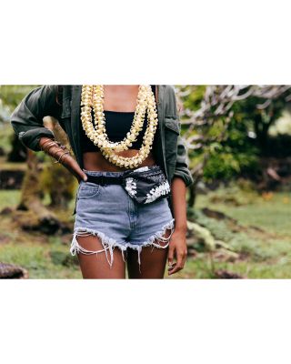 Puakenikeni Mini Hip Pack