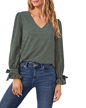 Cece Long Sleeve V-neck Top In Geo Box Check
