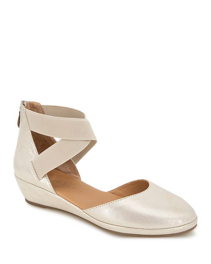 GENTLE SOULS KENNETH COLE Womens Coral Cut Out Noa Almond Toe Wedge Slip On Leather Sandals Shoes