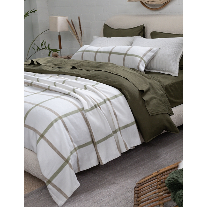 Pom Pom At Home Copenhagen Plaid Combed Cotton Throw In White/olive