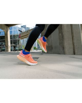 Women's Arahi 7 Sneakers