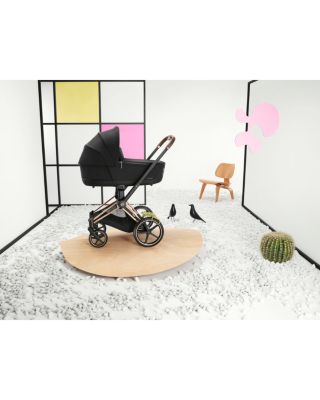 PRIAM 4 Stroller – Chrome Frame and Black Handle