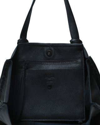 Medium Tote 23 Grained Leather