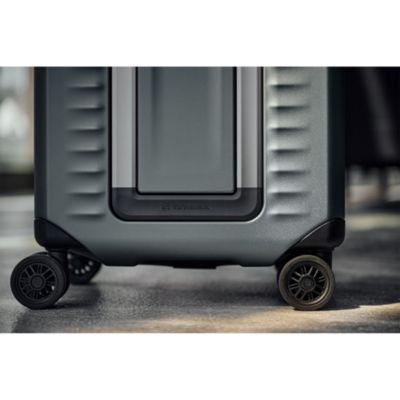 Airox Advanced Frequent Flyer Carry On Plus Spinner Suitcase