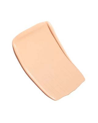 N&deg;1 DE CHANEL REVITALIZING FOUNDATION Illuminates - Moisturizes - Protects