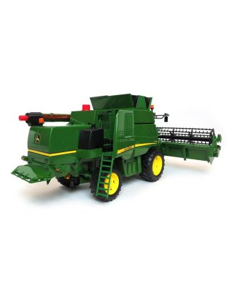  1/16 John Deere Combine Tractor Toy - Ages 5-7