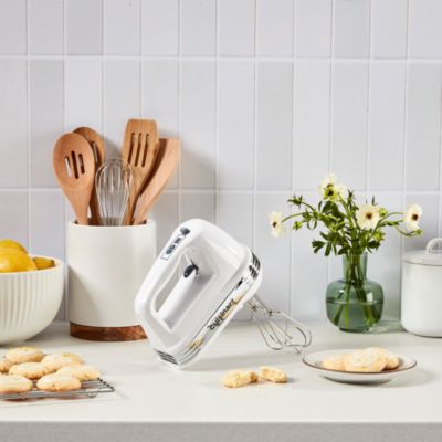 Power Advantage PLUS 9 Speed Hand Mixer