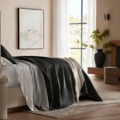 Signature Textured Stitch Quilt, Full Queen