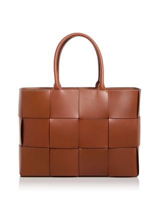 【Bottega Veneta】 Large Arco Padded Intreccio Tote Bag Bottega Veneta Men's Large Arco Intreccio Padded Tote Bag