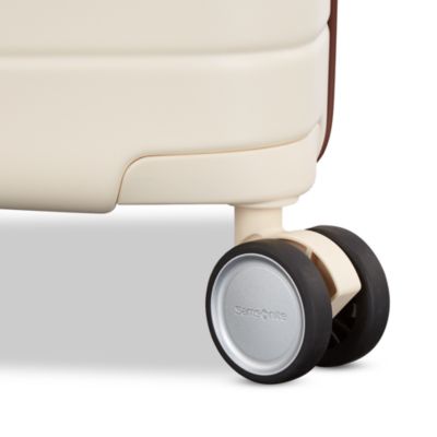 Virtuosa Expandable Carry On