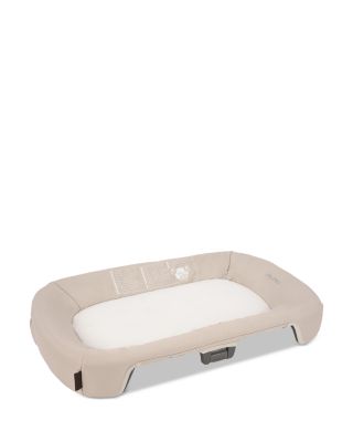 SENA™ aire Play Yard & Travel Crib + SENA™ series changer