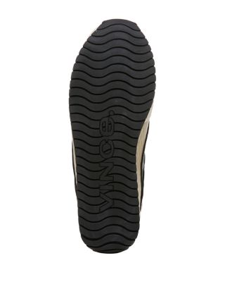 Women&#39;s Oasis Runner Lace Up Sneakers