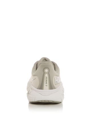 Men's Arahi 7 Low Top Sneakers