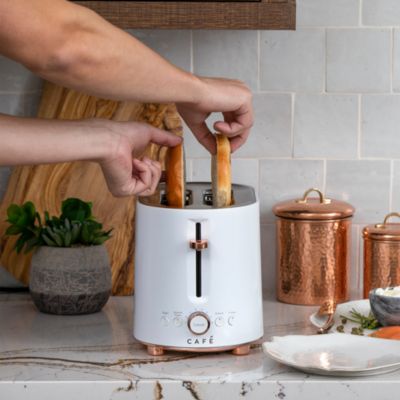 Caf&amp;eacute;™ Express 2 Slice Toaster