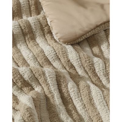 Snug Piped Comforter, Queen