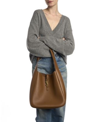 Le 5 &Agrave; 7 Supple Large Shoulder Hobo Bag in Smooth Leather