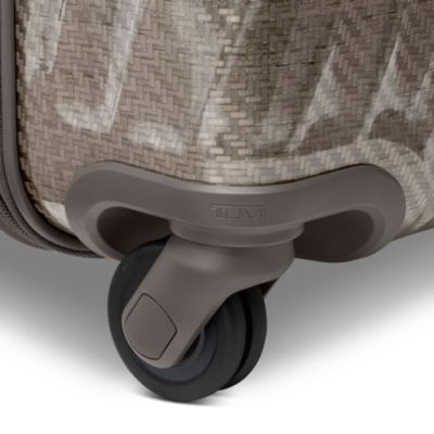 19 Degree Lightweight Continental Carry On Bag