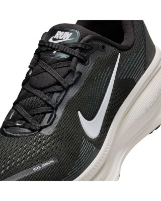 Women&#39;s Vomero 18 Sneakers