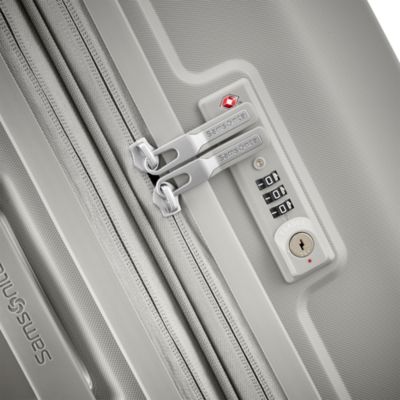 Outline Pro Large Spinner Suitcase