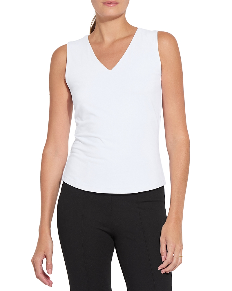 Lyssé Essential V-neck Shell Curvy In White