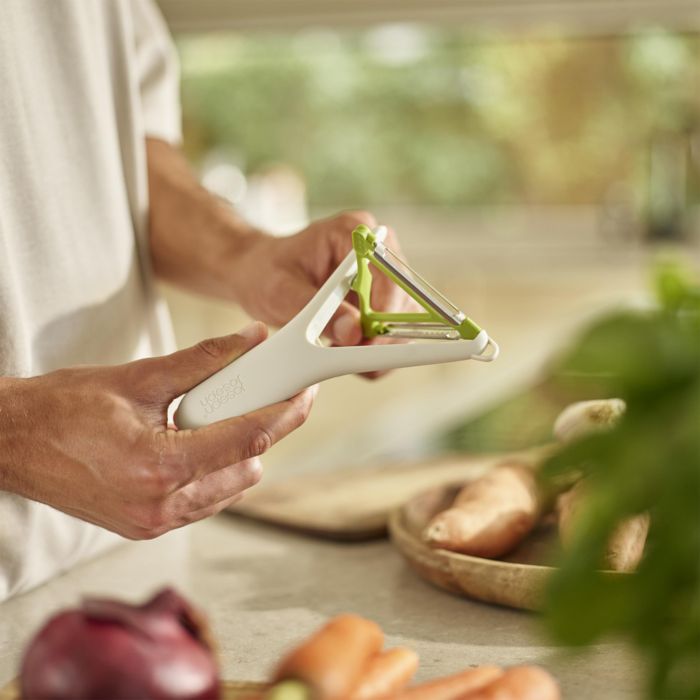 Switch 2 in 1 Julienne and Straight Peeler