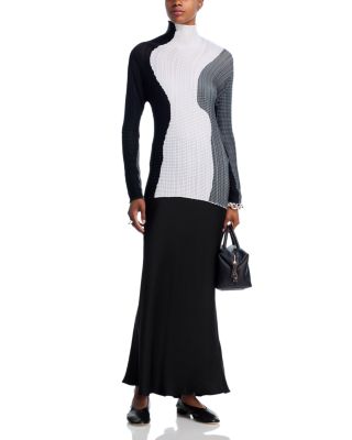 Abstract Tint Pleated Top