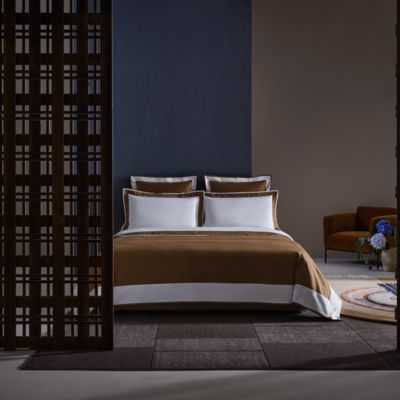 Flying Sateen Duvet Cover, Queen - Exclusive