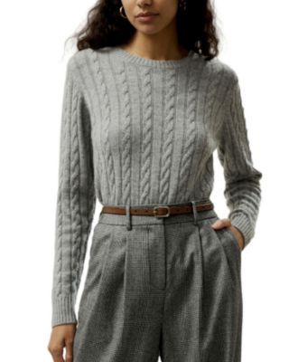  Classic Cable Knit Sweater with Ribbed Edges