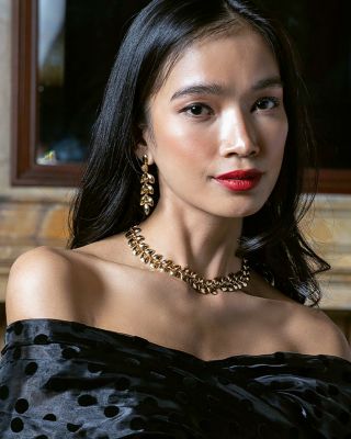 Golden Laurel Dangle Earrings