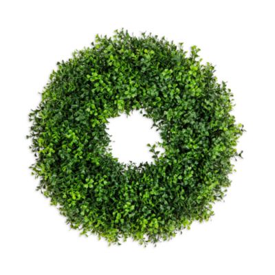 18" Pre-Lit Artificial Boxwood Wreath with 25 Warm White LED Lights