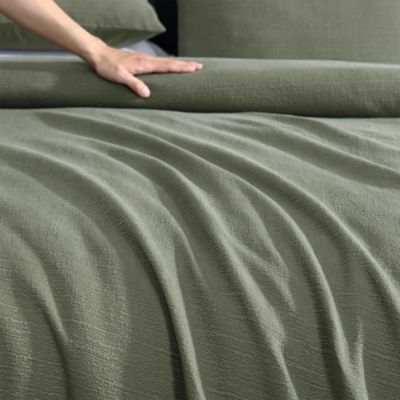 Carved Lines Matelasse Blend 3 Piece Comforter Set, Queen