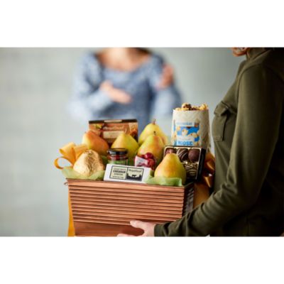 Classic Favorites Gift Basket, 13 Piece