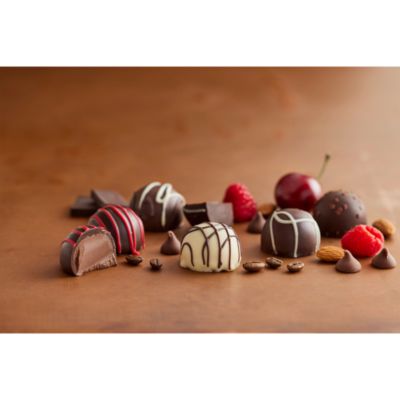 Holiday Founders&#39; Favorites Gift Box, 18 Piece